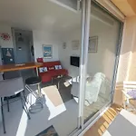 Vue De Face Royale Au Coeur De Barcares Village Face A La Tres Joli Coquet Renove 2 A 4 Couchages Parking Piscine * Le Barcarès