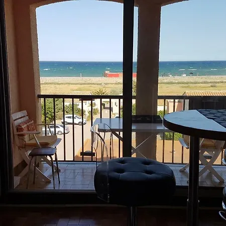 Appartement Vue mer exceptionnelle Barcarès en face de la plage au village studio rénové 2-4 couchages parking *